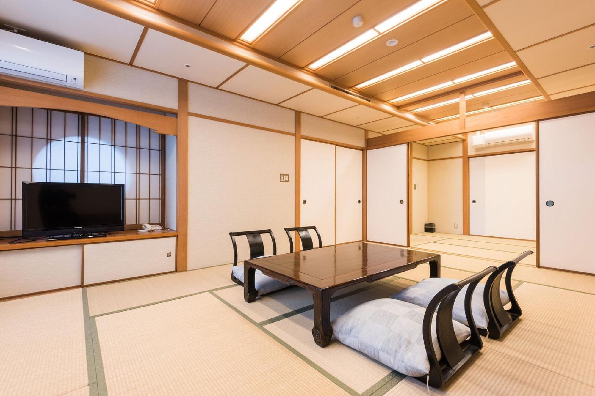 大江戸温泉物語　伊東ホテルニュー岡部 3* 伊東市